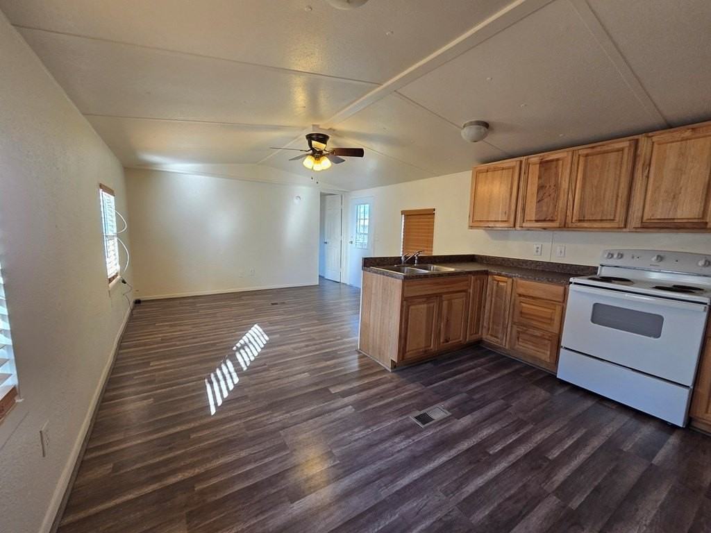 104 Clark St Apt C - Photo 6 of 13