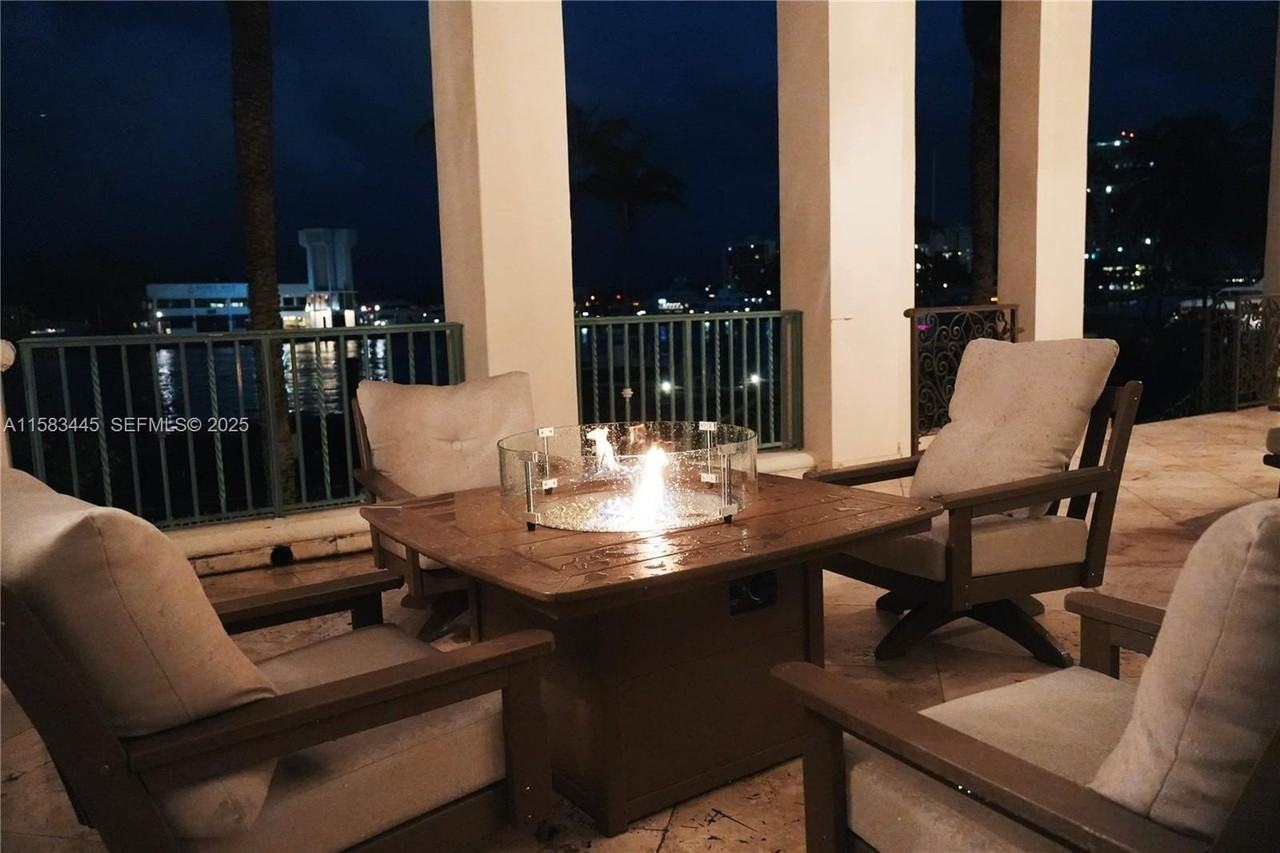 709 Idlewyld Dr #0 - Photo 4 of 50