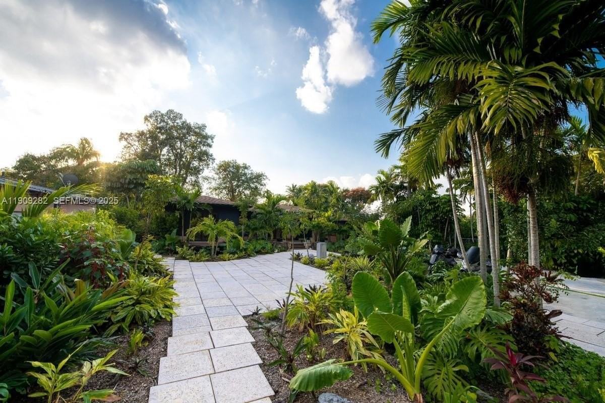 12330 Griffing Blvd - Photo 4 of 25