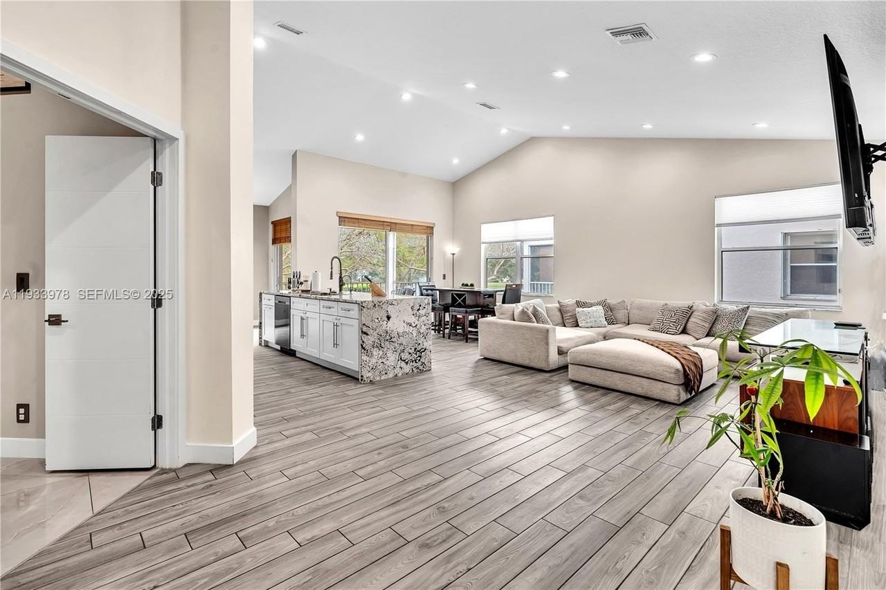 8520 Via Romana #82U - Photo 5 of 50