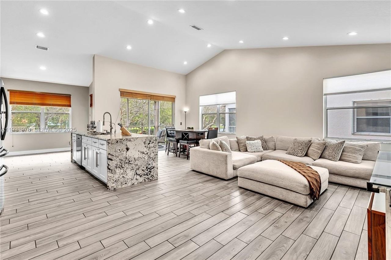 8520 Via Romana #82U - Photo 7 of 50