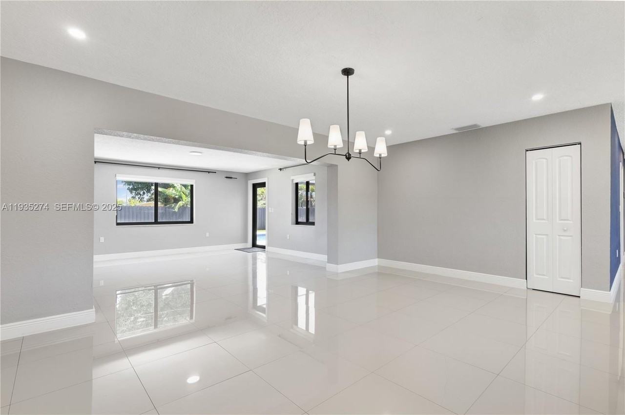 4165 W 5th Ln #0 - Photo 7 of 31