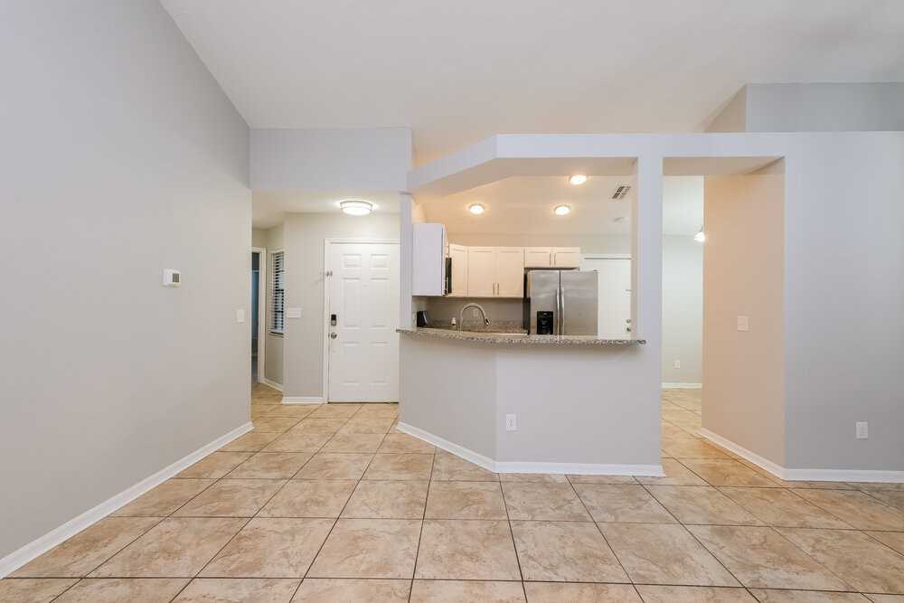 12722 Trowbridge Ln - Photo 3 of 16