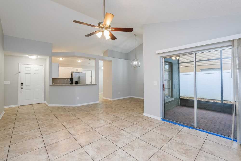 12722 Trowbridge Ln - Photo 5 of 16