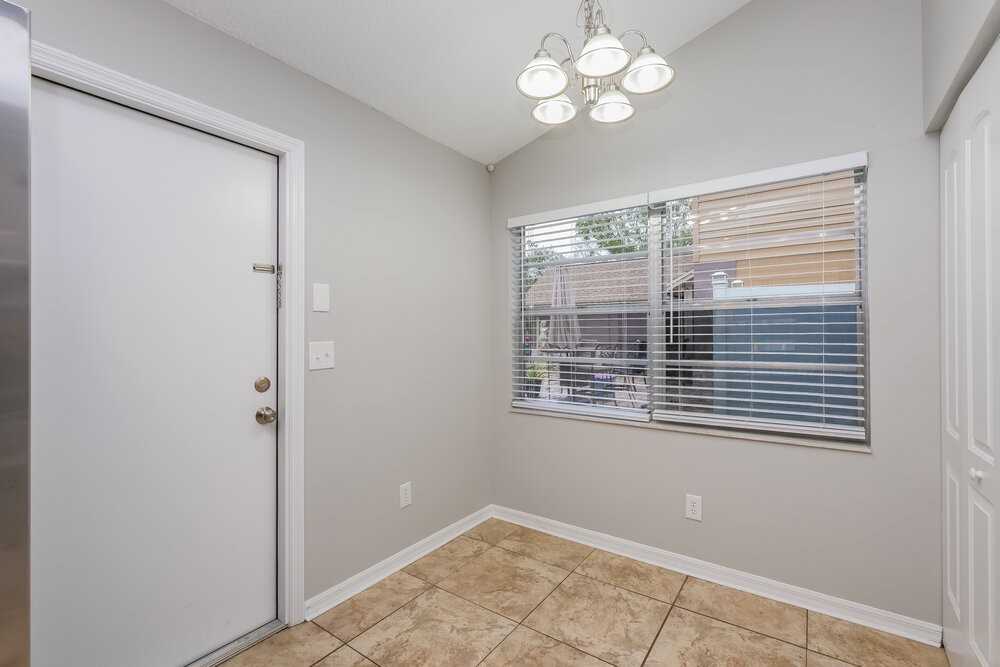 12722 Trowbridge Ln - Photo 7 of 16