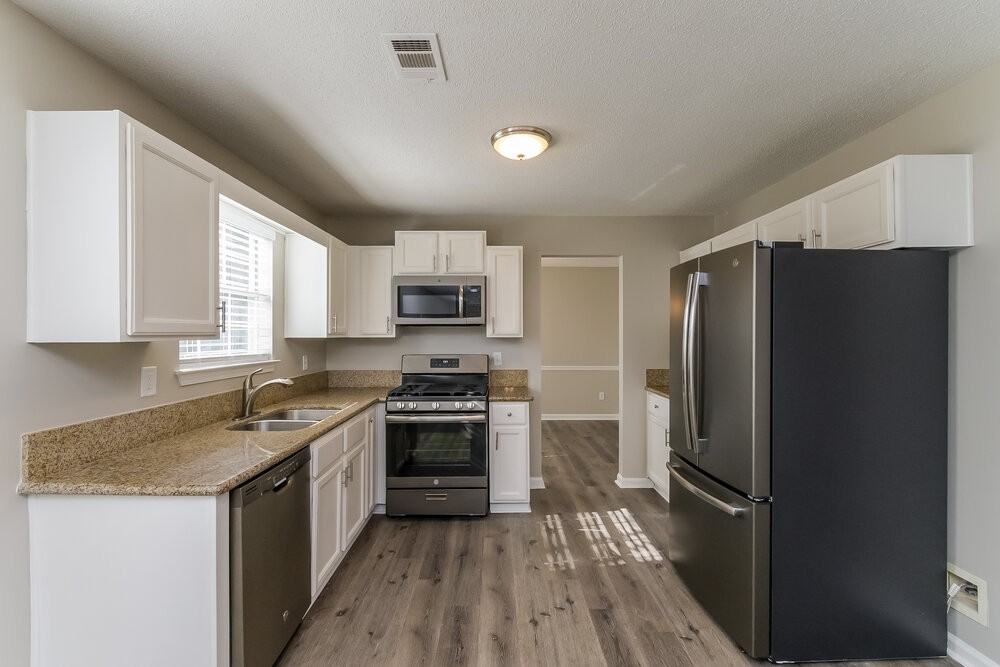 2208 Glen Briar Way - Photo 7 of 17