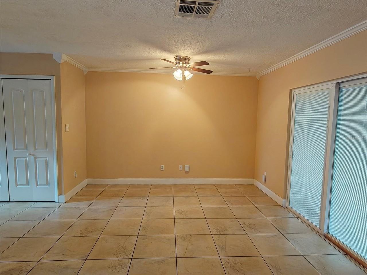 11015 Regency Commons Ct - Photo 5 of 28