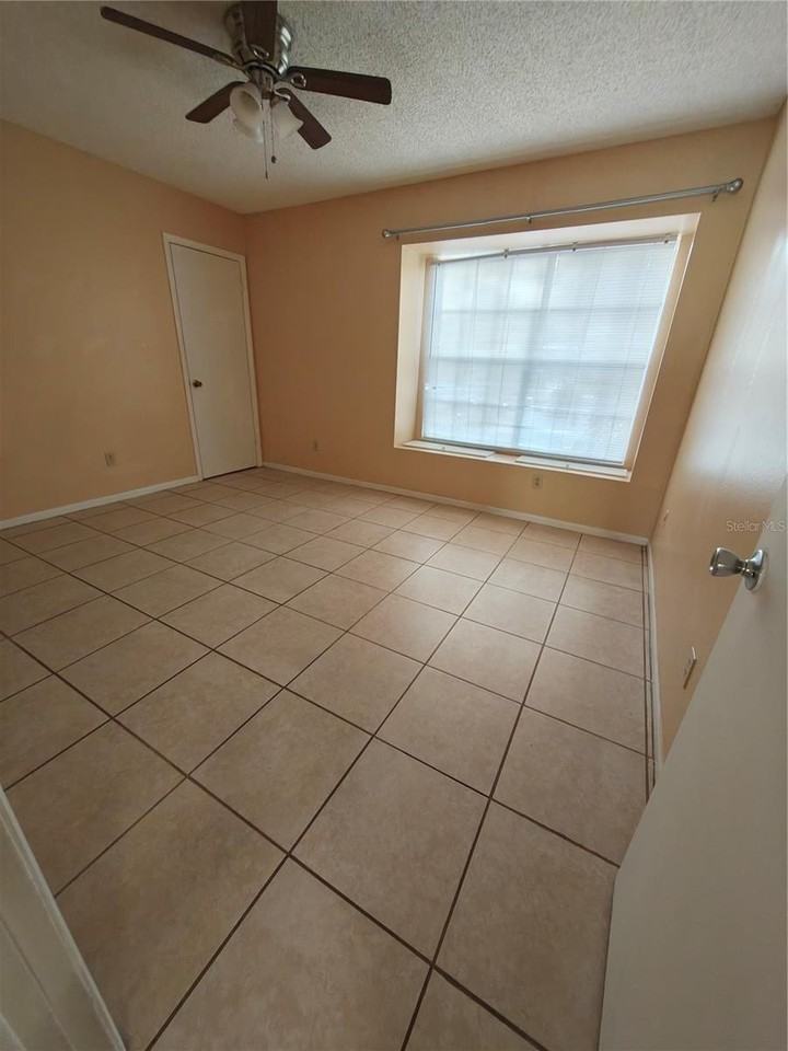 11015 Regency Commons Ct - Photo 6 of 28