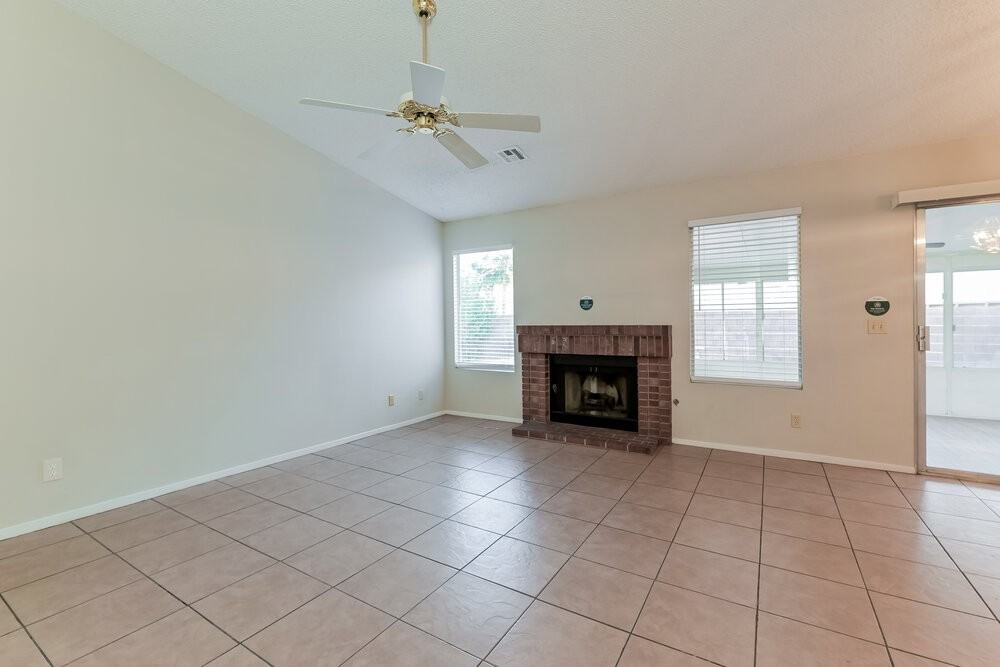 1511 Plain Sight Ave - Photo 4 of 16