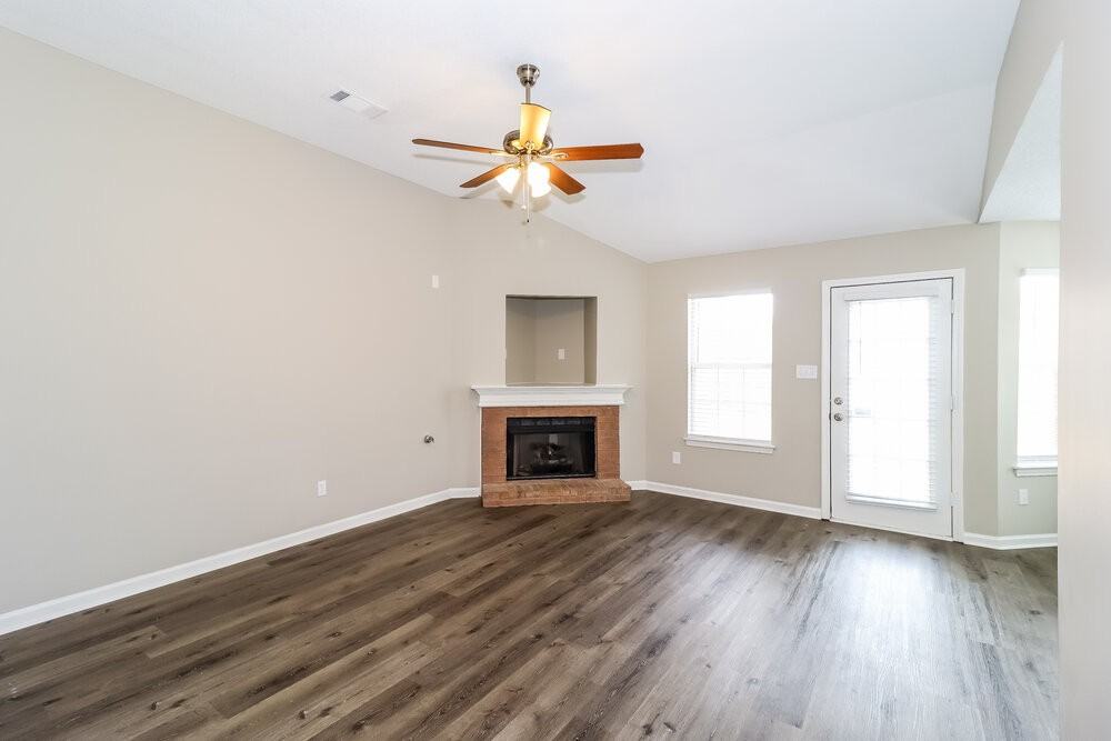 6522 Palace View Ln - Photo 3 of 16