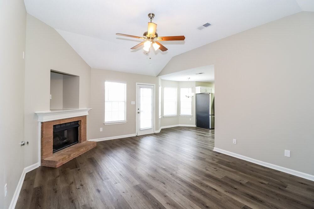 6522 Palace View Ln - Photo 4 of 16