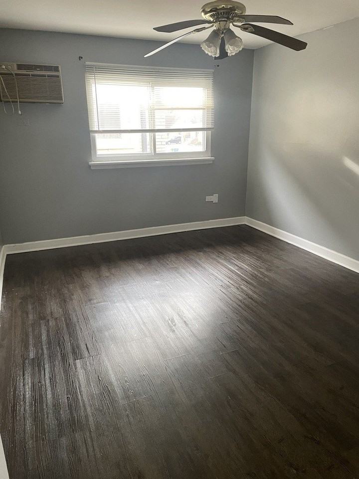 9517 Mansfield Ave Apt 4 #4 - Photo 7 of 11