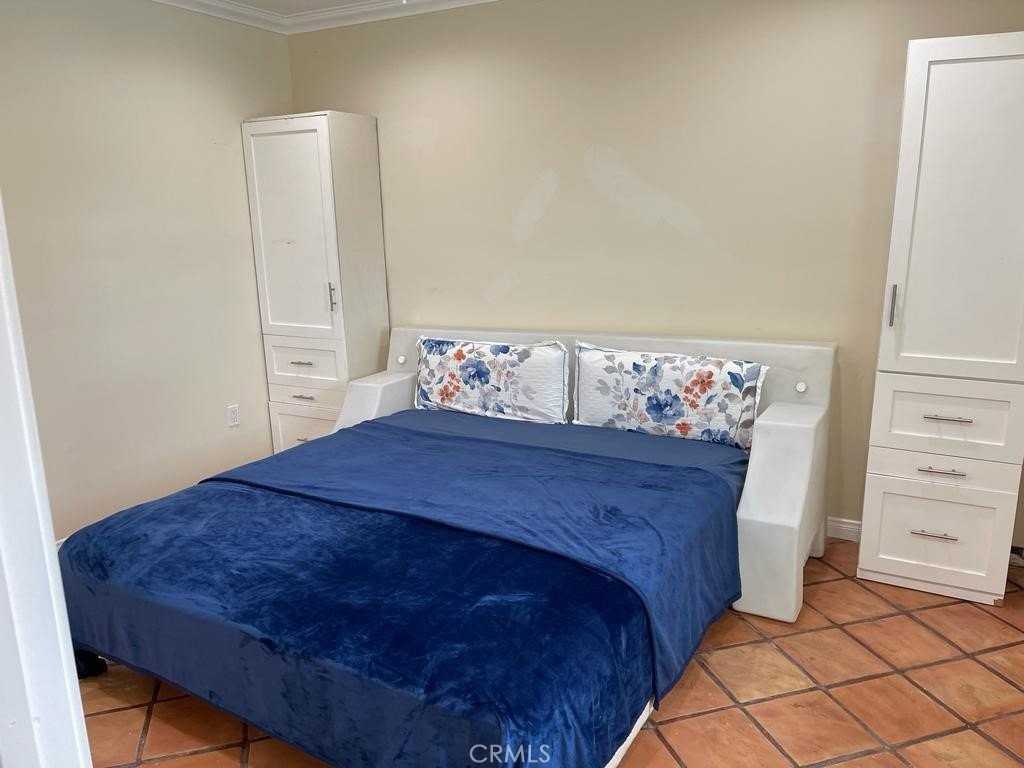 4910 Brewster Dr #2 - Photo 4 of 10