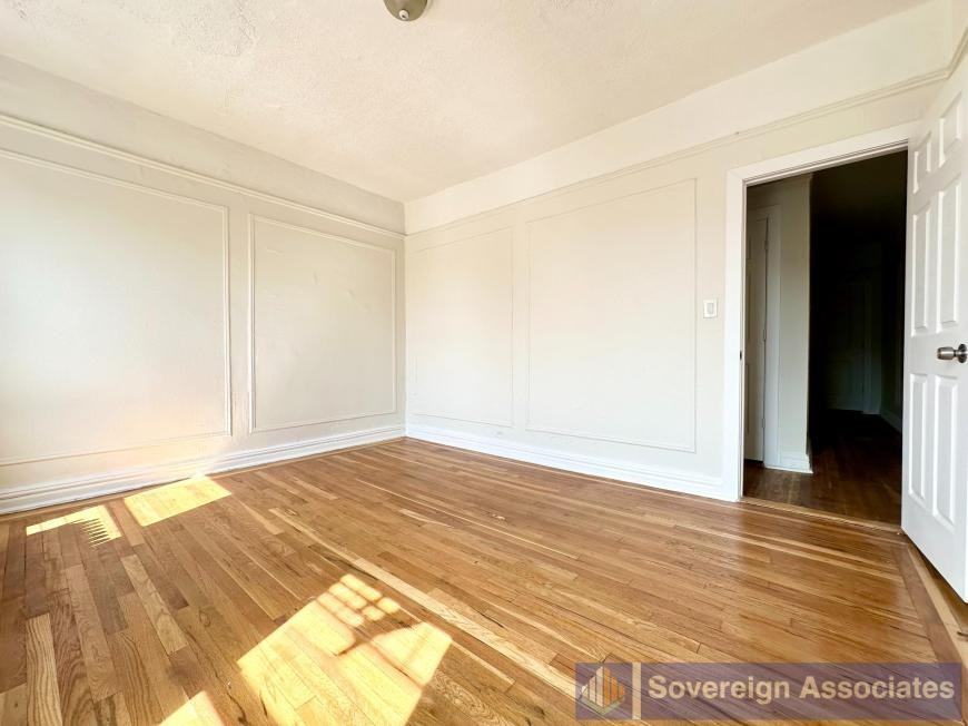 1845 Hobart Ave - Photo 2 of 6