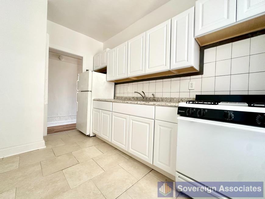 1845 Hobart Ave - Photo 5 of 6