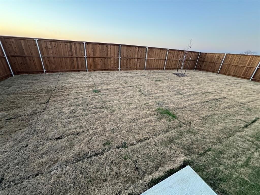 7809 Bent Gale Rd - Photo 4 of 17