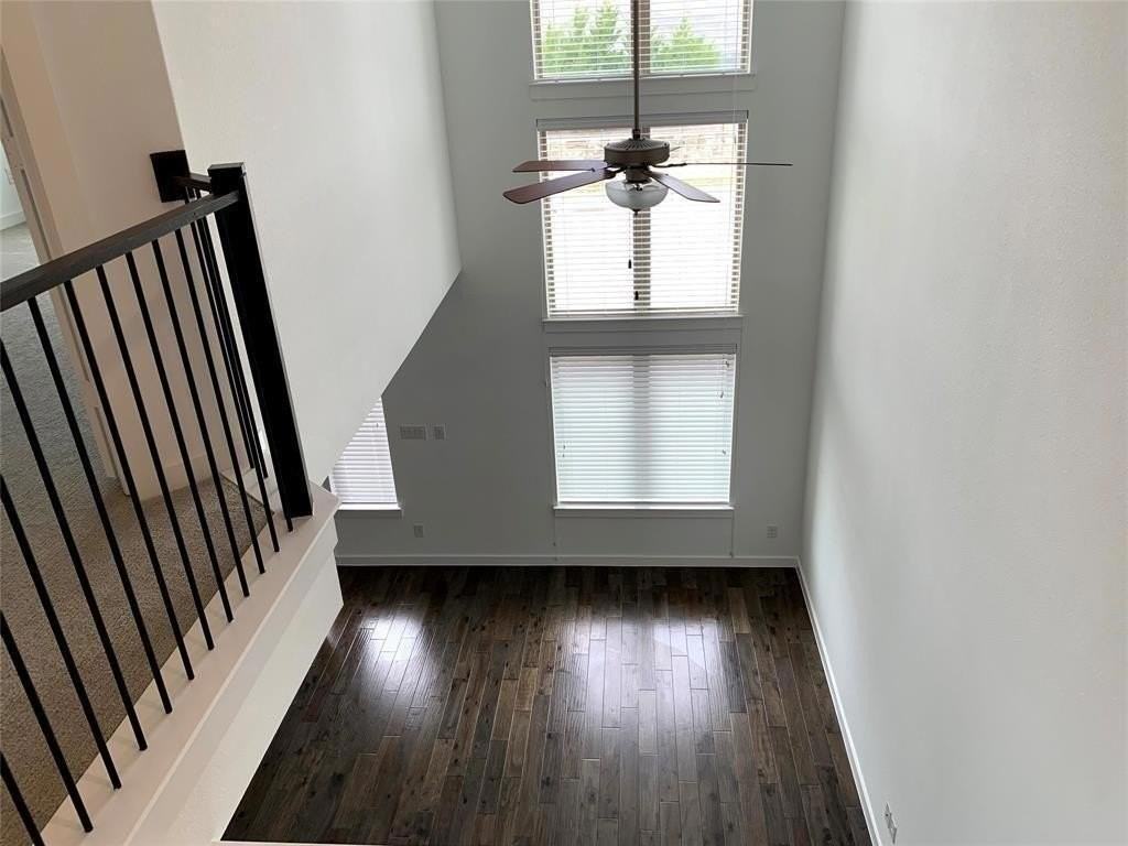 500 Texas Dr - Photo 5 of 22