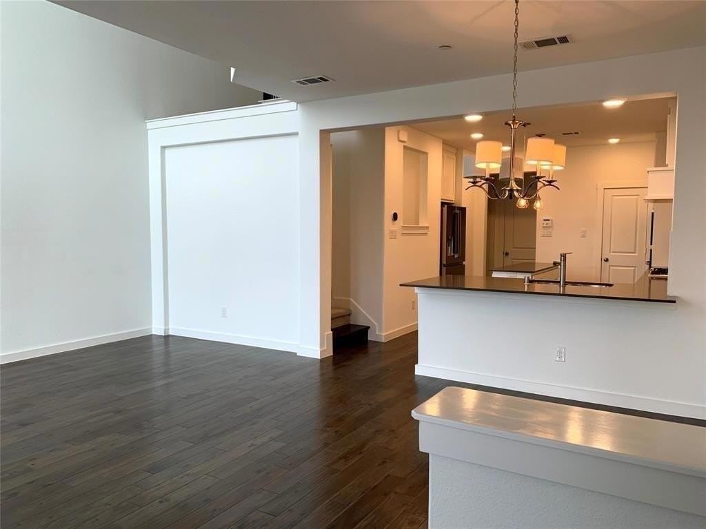 500 Texas Dr - Photo 7 of 22