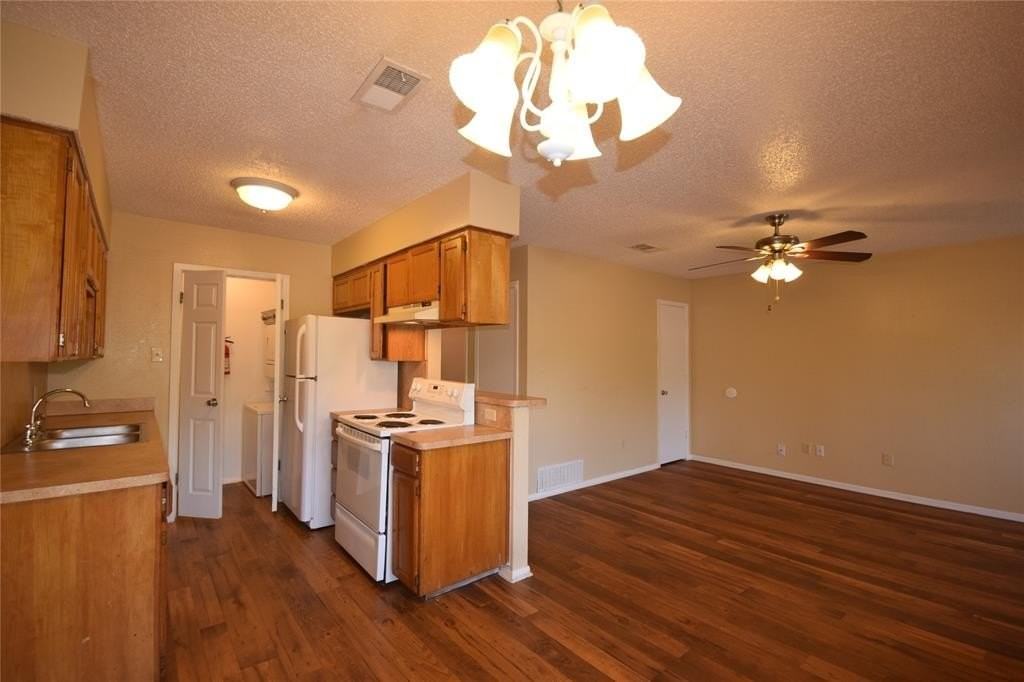 4909 Jamesway Rd #203D - Photo 6 of 17