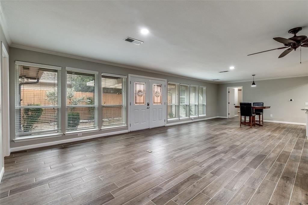 7407 Wellcrest Dr - Photo 6 of 21