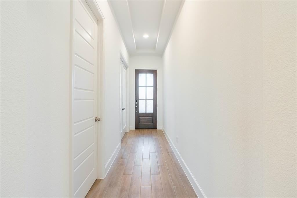 2335 Butler Ave - Photo 2 of 28