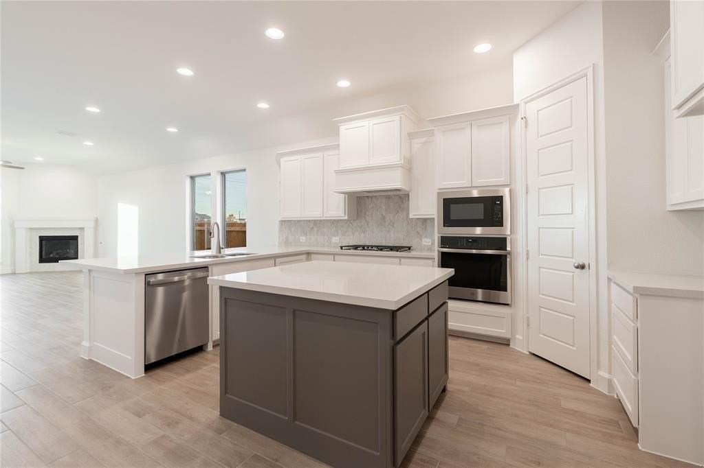 2335 Butler Ave - Photo 7 of 28