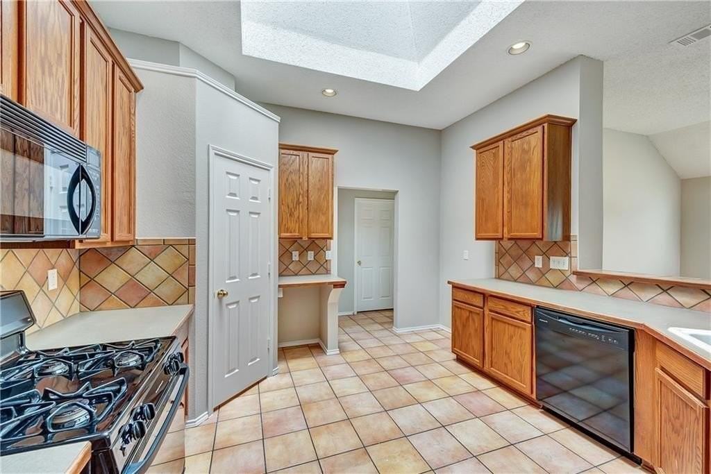 3732 Aldersyde Dr - Photo 3 of 26