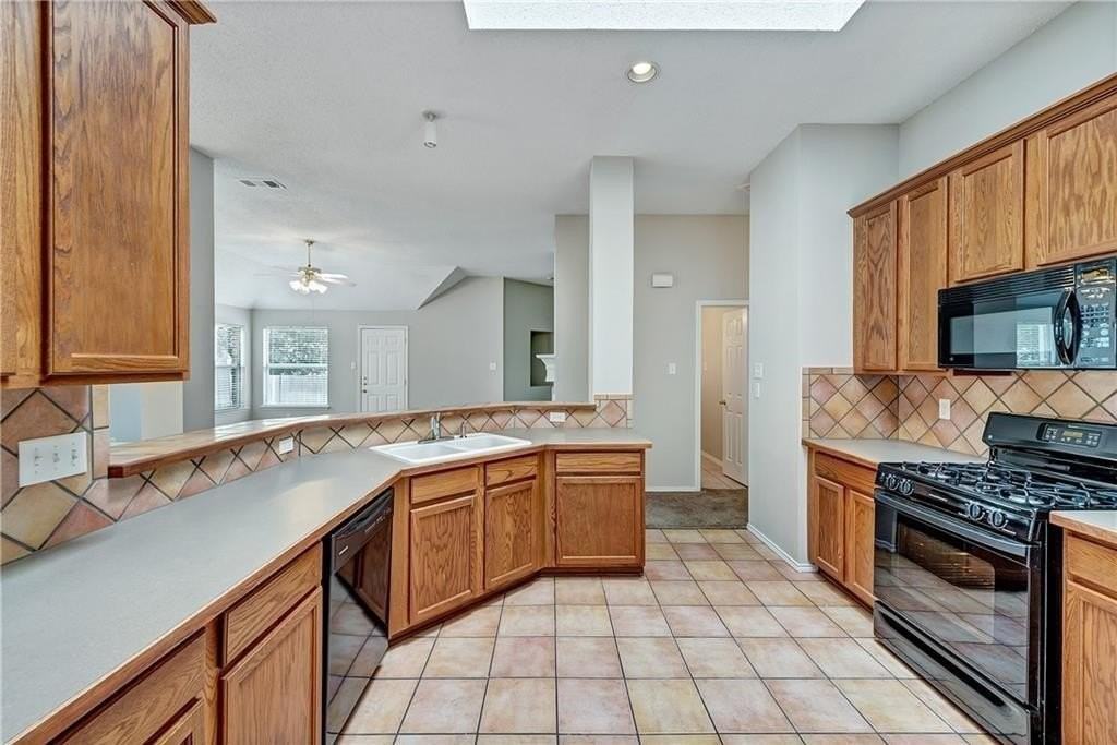 3732 Aldersyde Dr - Photo 4 of 26