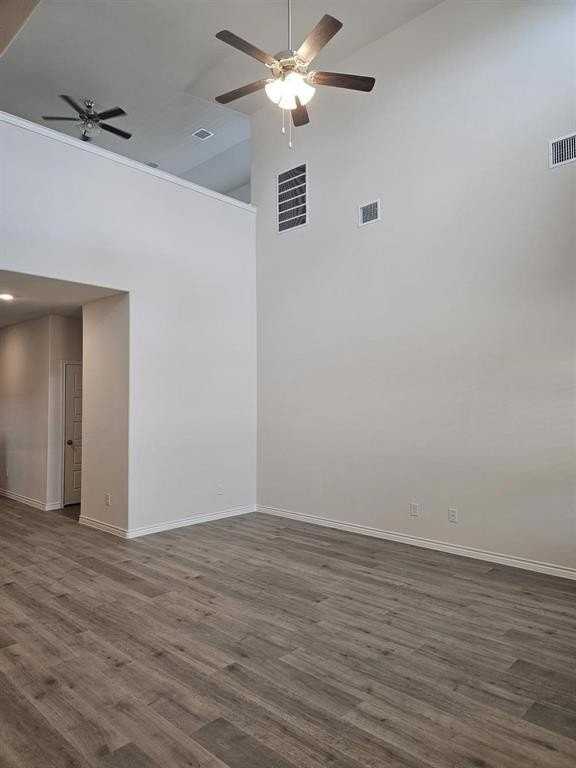 1328 Missouri St - Photo 4 of 20