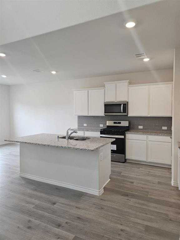 1328 Missouri St - Photo 6 of 20