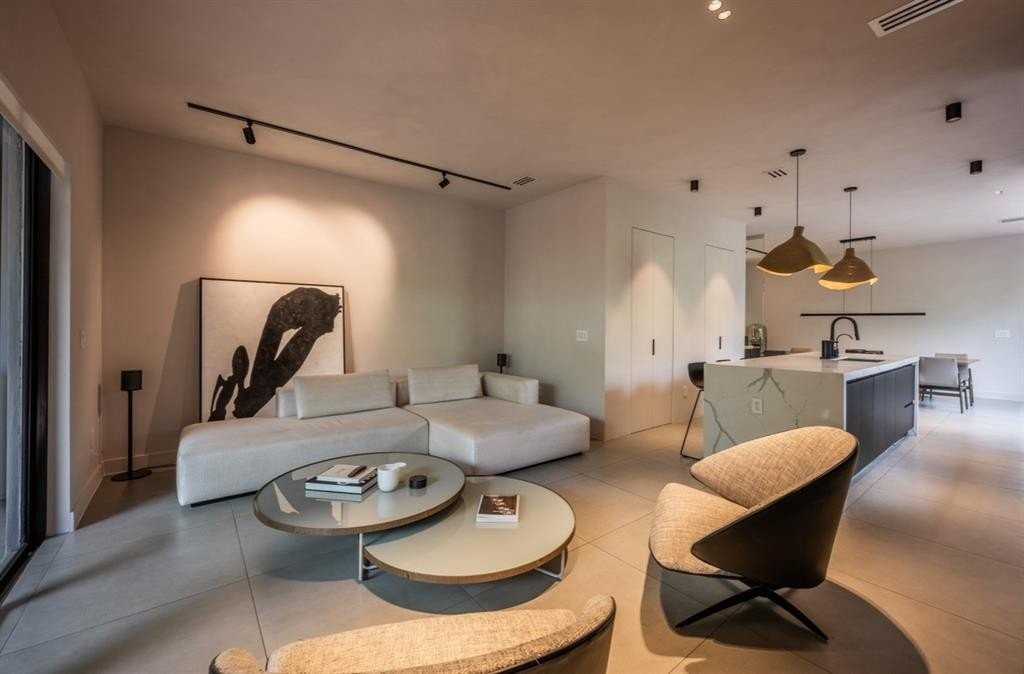 1635 Sw 19th Ter - Photo 5 of 20