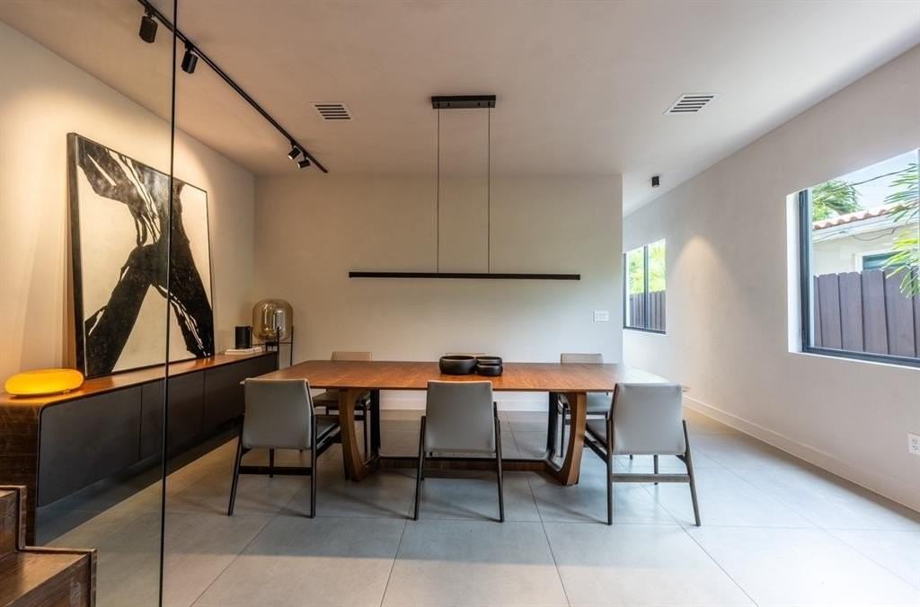 1635 Sw 19th Ter - Photo 7 of 20