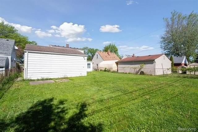 6918 Gilman St - Photo 5 of 23