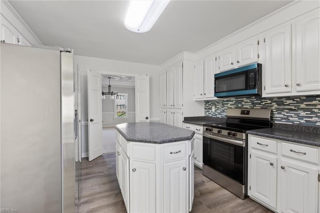 4741 Michaux Dr - Photo 3 of 38