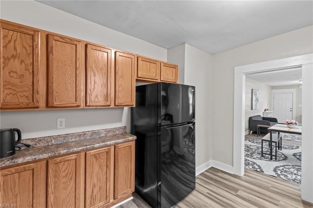 1045 W 37th St #A - Photo 7 of 23