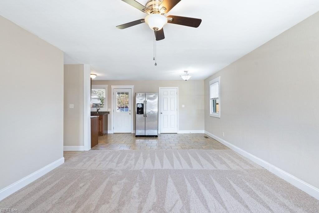 1012 Basie Cres - Photo 5 of 31