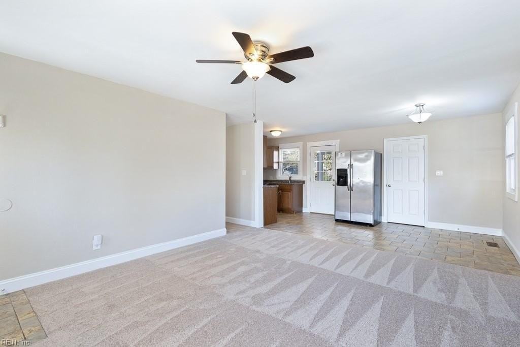 1012 Basie Cres - Photo 6 of 31