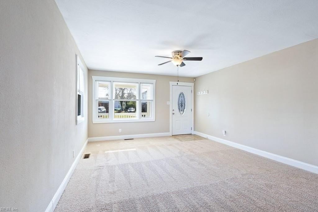 1012 Basie Cres - Photo 7 of 31