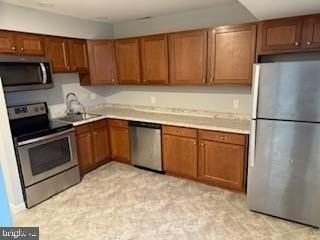 17 Revelle St - Photo 5 of 15