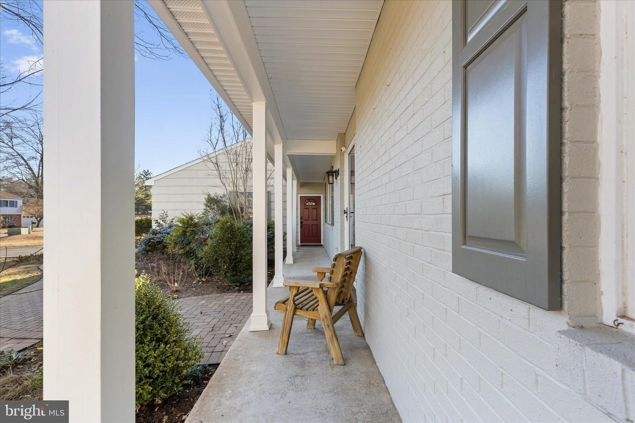 202 Nomini Dr - Photo 5 of 46