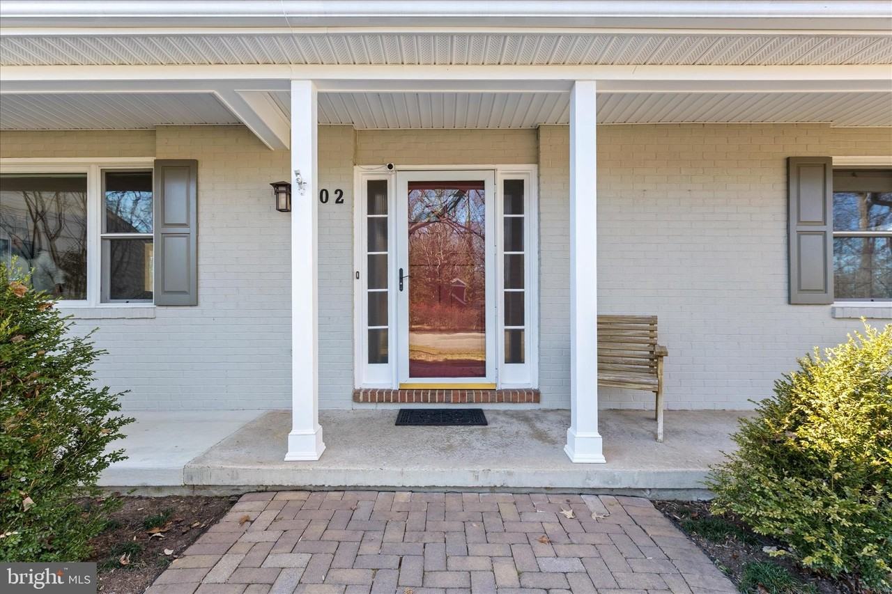 202 Nomini Dr - Photo 6 of 46