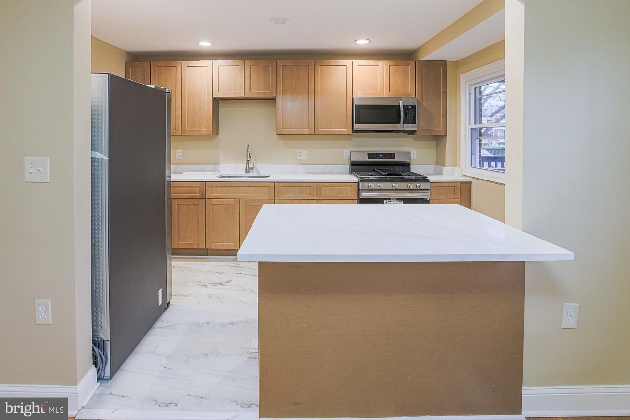 1622 Hartsdale Rd - Photo 7 of 22