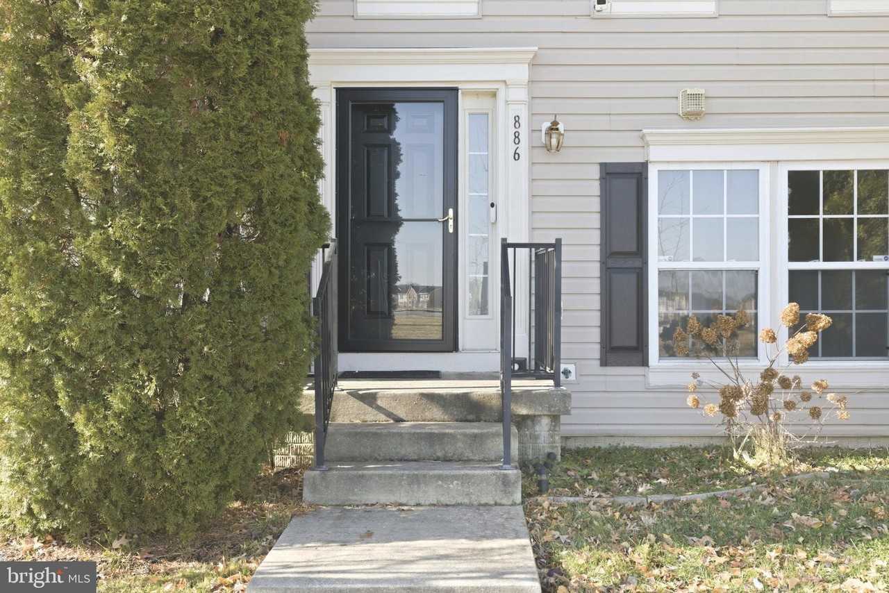 886 Lowe Rd - Photo 3 of 37