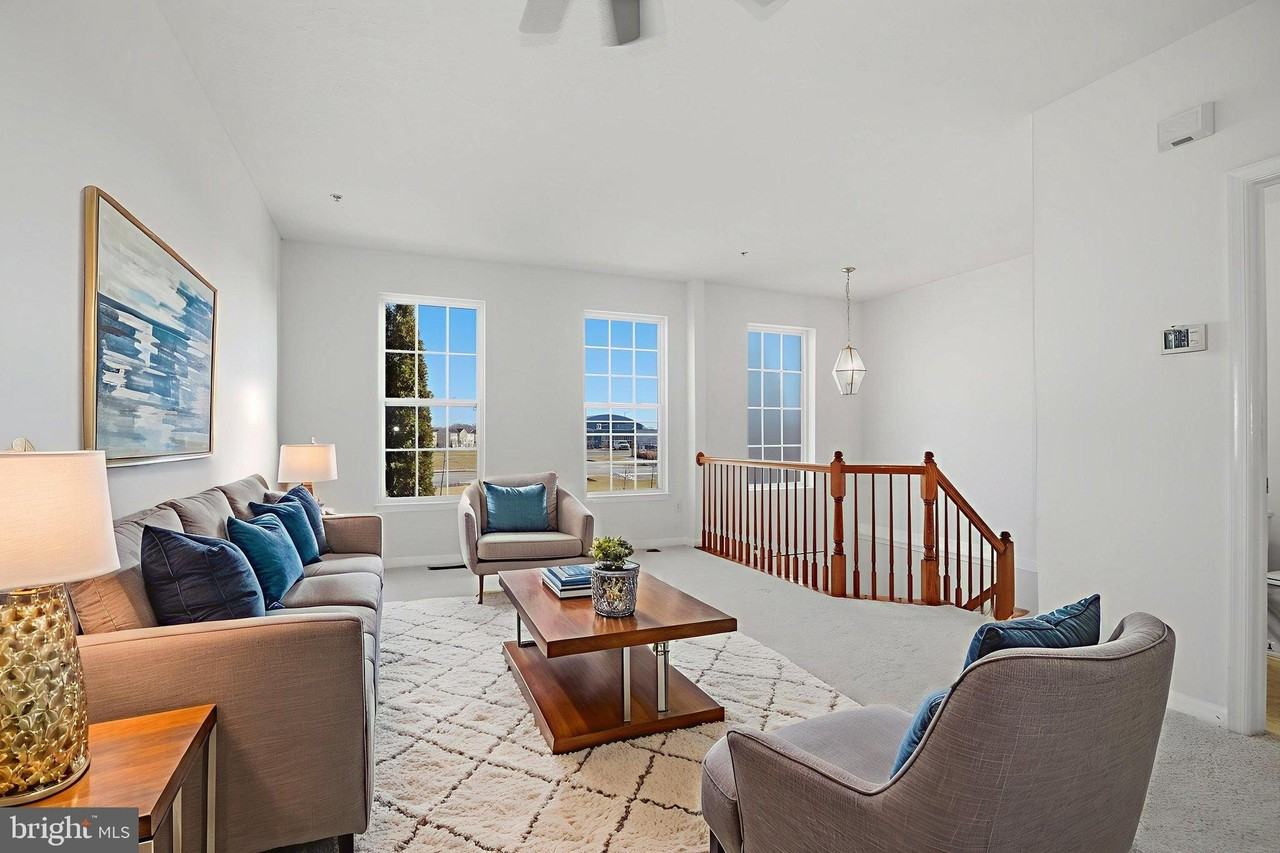 886 Lowe Rd - Photo 6 of 37