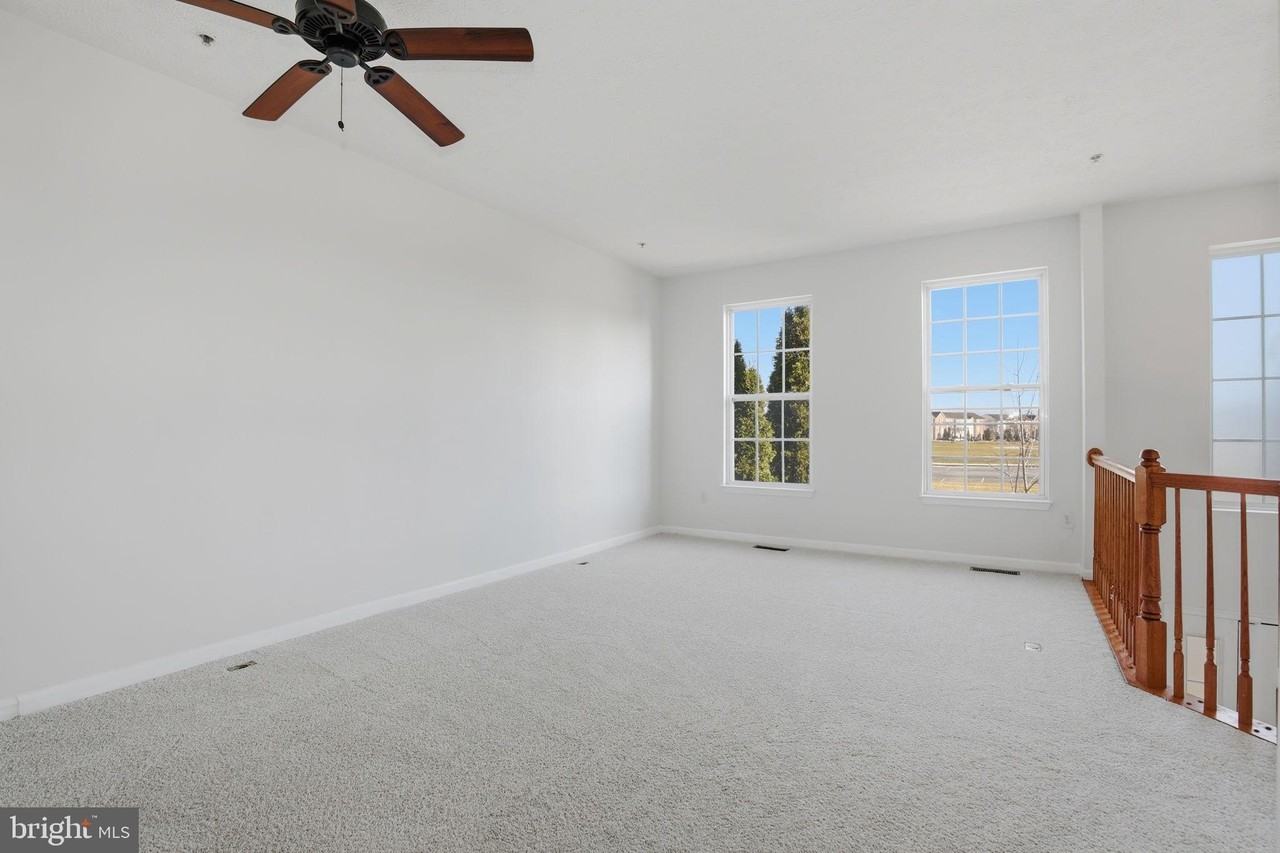 886 Lowe Rd - Photo 7 of 37