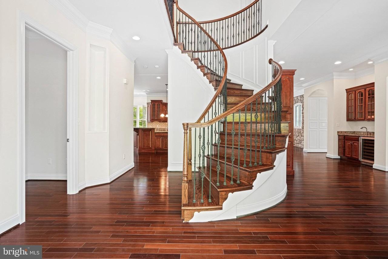 13551 Triadelphia Mill Rd - Photo 5 of 50