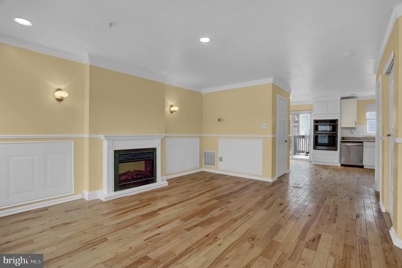 3902 Cotton Tree Ln - Photo 2 of 31