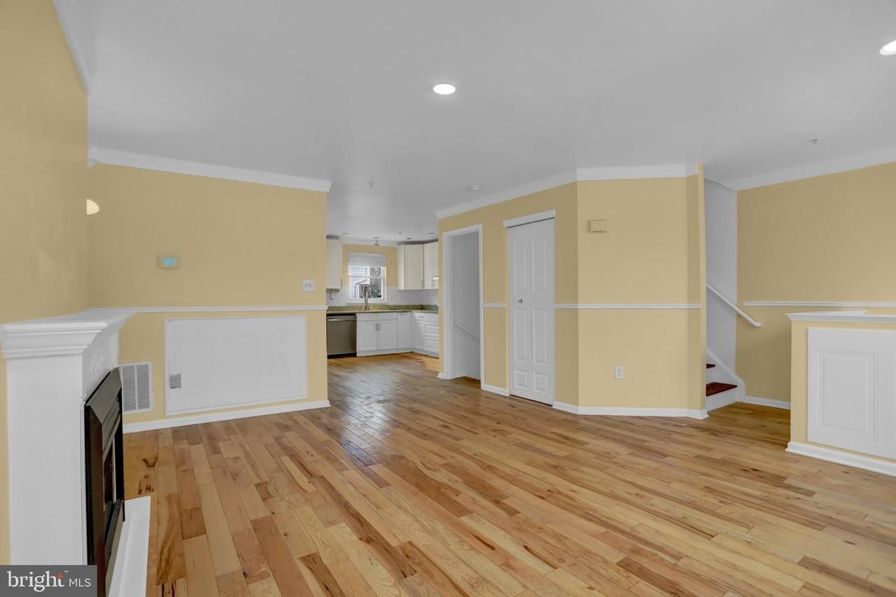 3902 Cotton Tree Ln - Photo 3 of 31