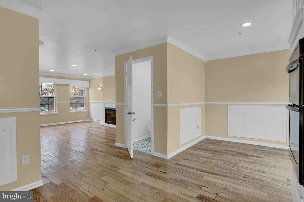 3902 Cotton Tree Ln - Photo 5 of 31