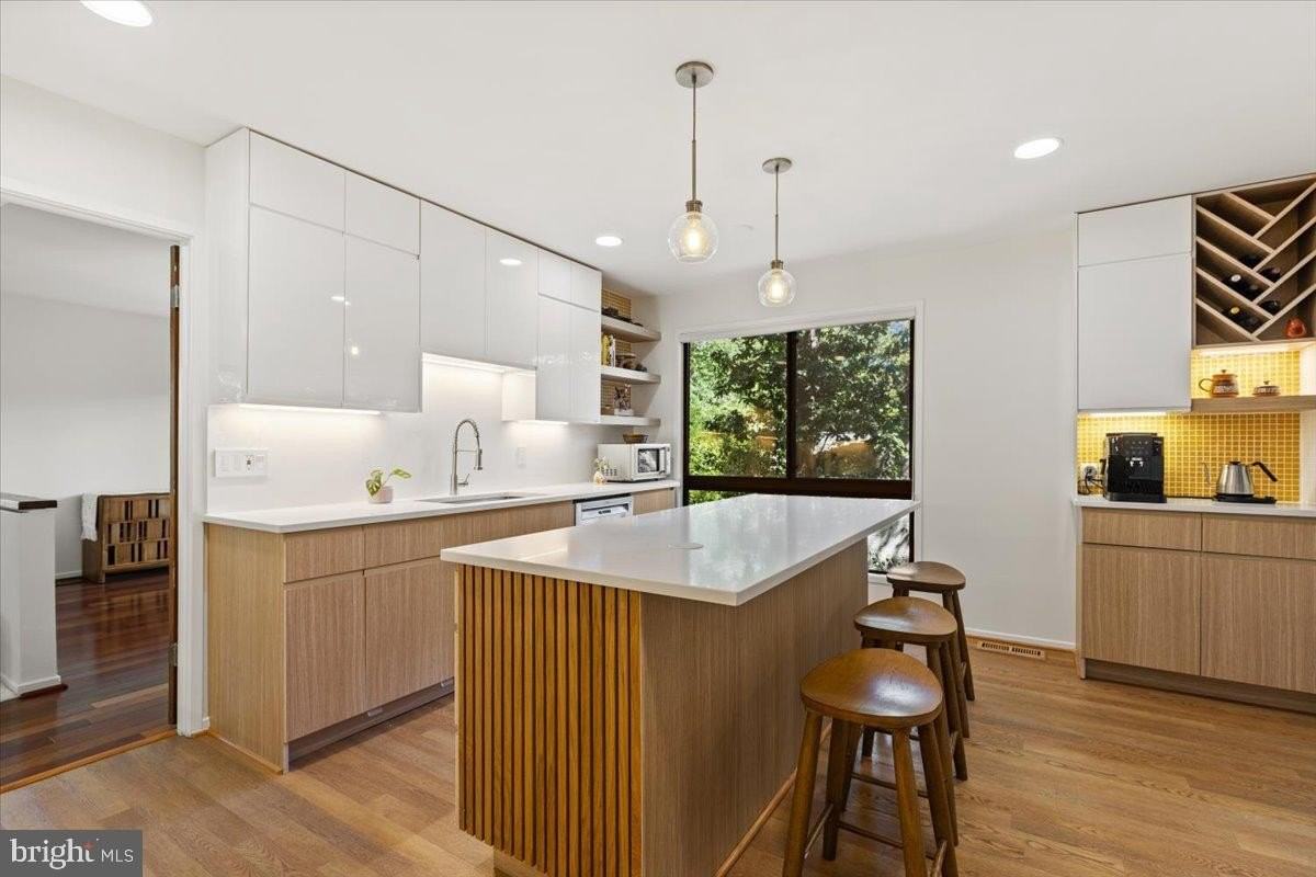 9411 Fernwood Rd - Photo 3 of 28